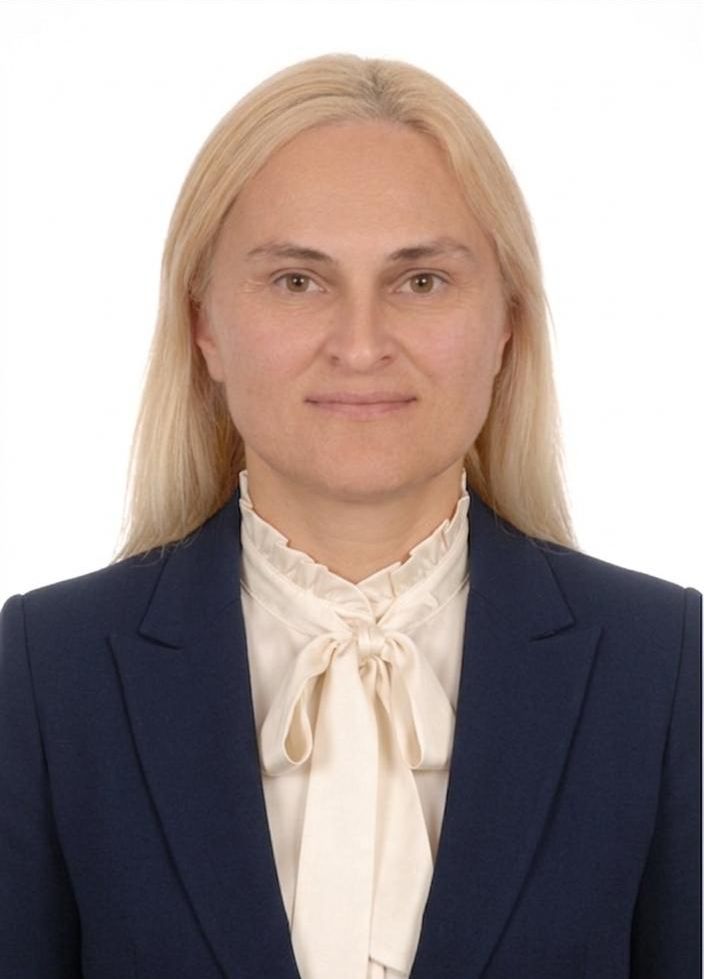 Başak KOMAR